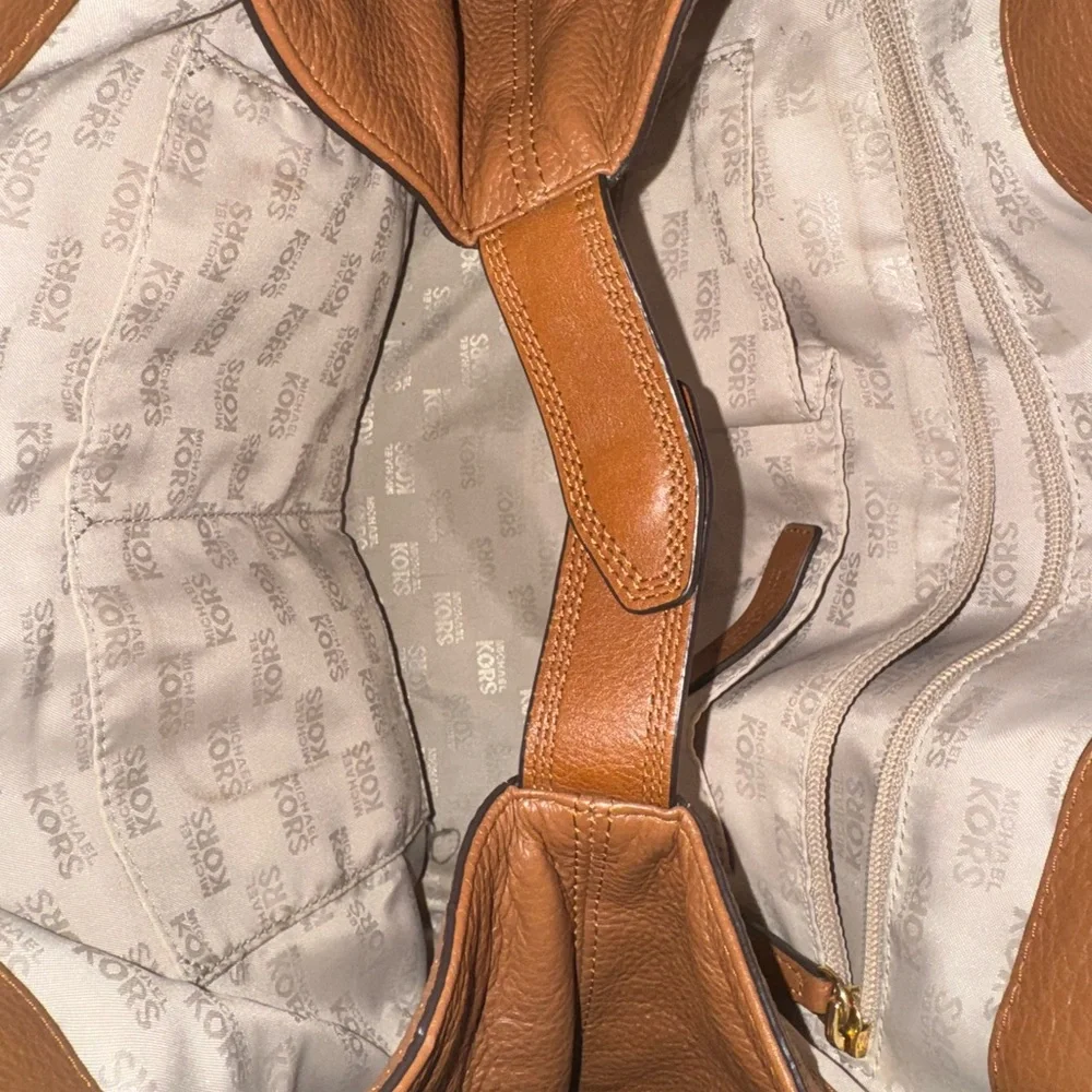 Michael Kors Tan Leather Shoulder Bag - Picture 3 of 5